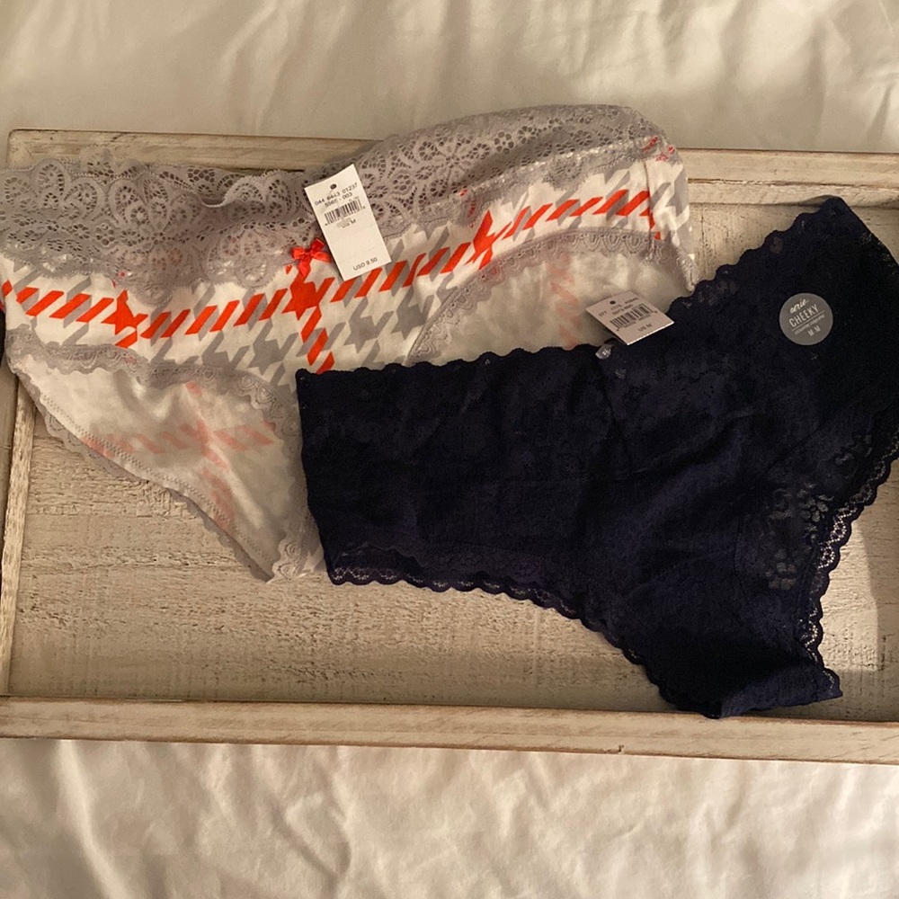 2 pairs of aerie panties